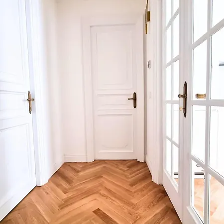 Beautiful San Pietro Apartment Rome